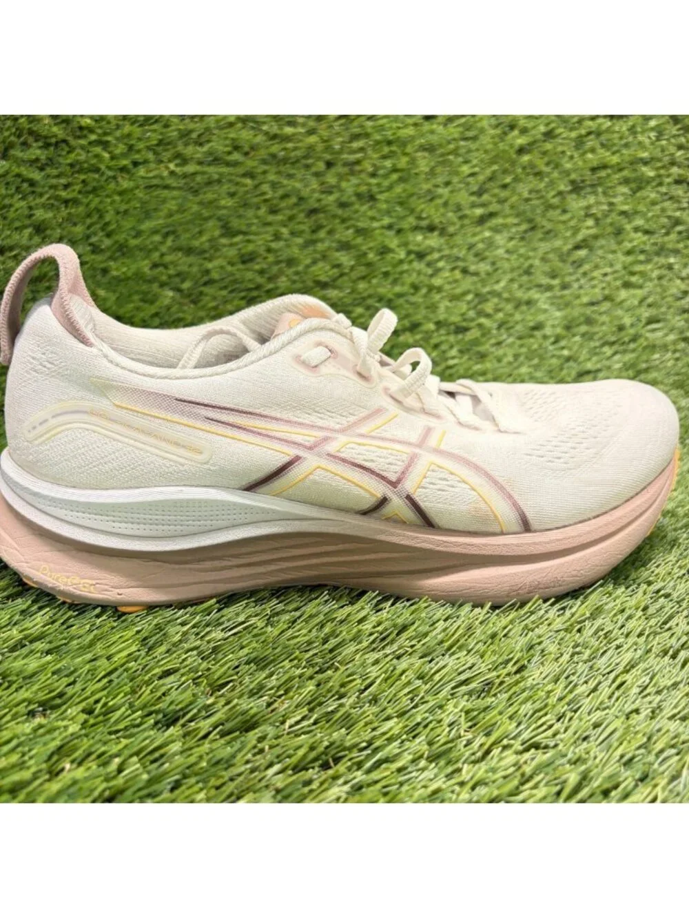 Asics Gel-Kayano 32 Womens Size 9.5 Ivory Pink Athletic Running Shoes Sneakers